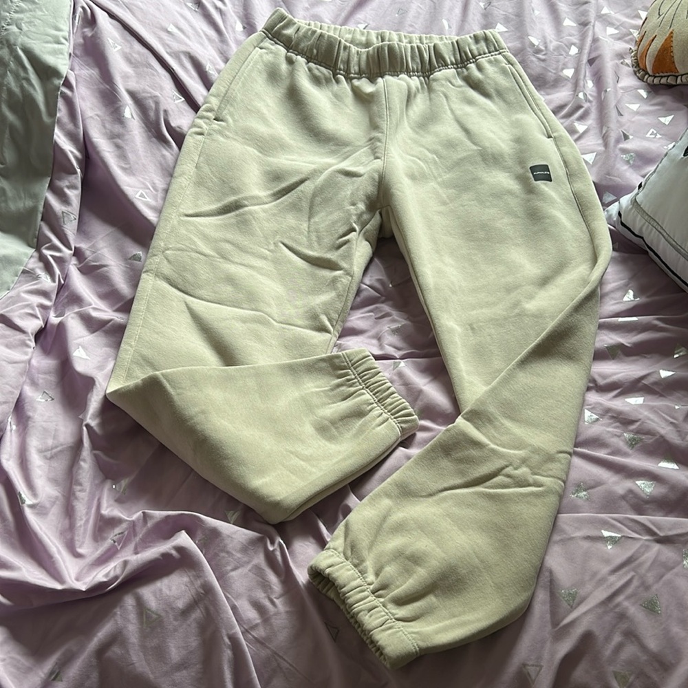 Alphalete academy relaxed joggers
